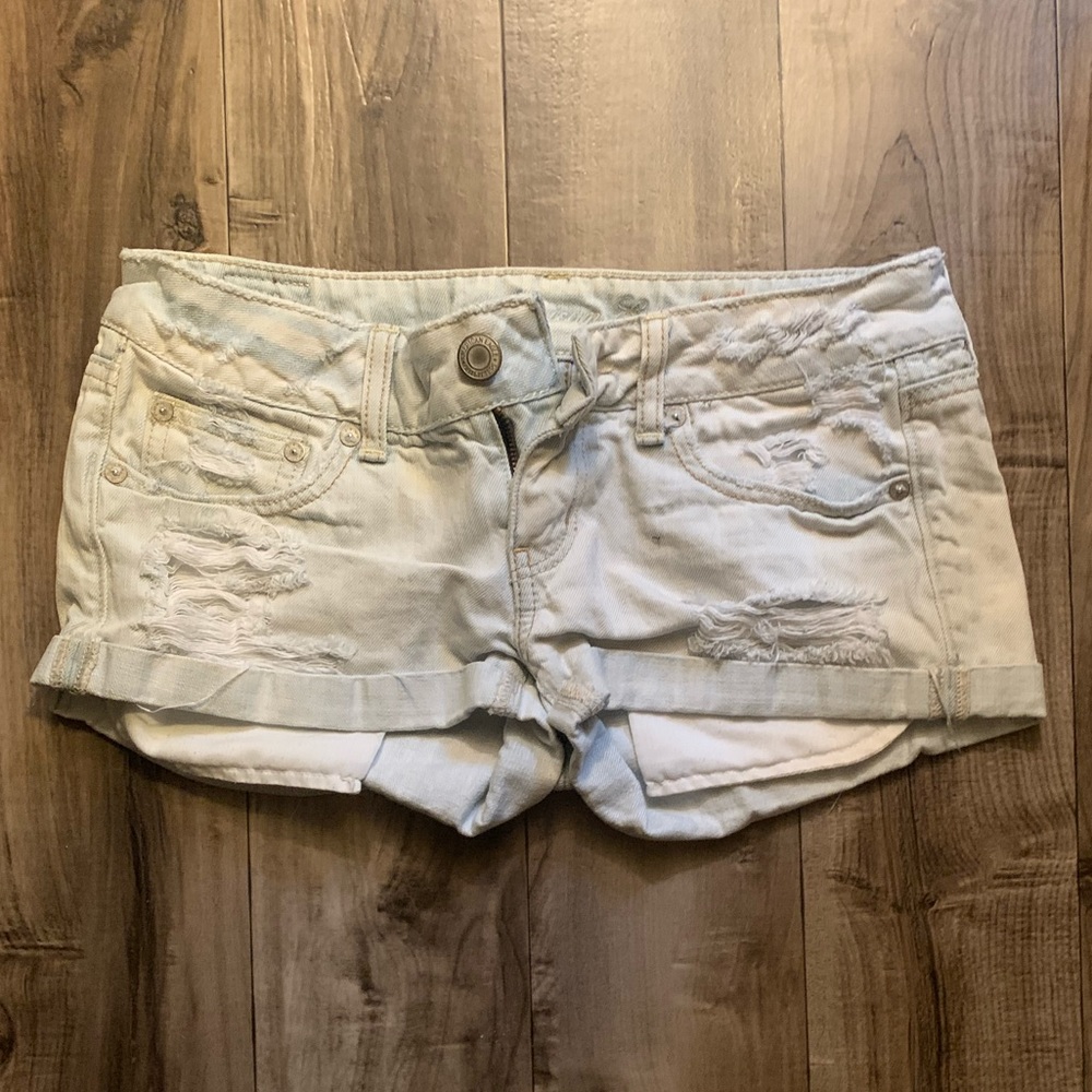 Light Wash. American Eagle size 2